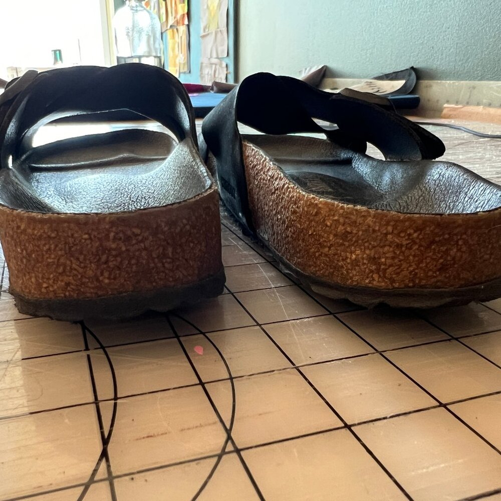 Birkenstock Women's Black Cross-Strap Sandals - Picture 4 of 12